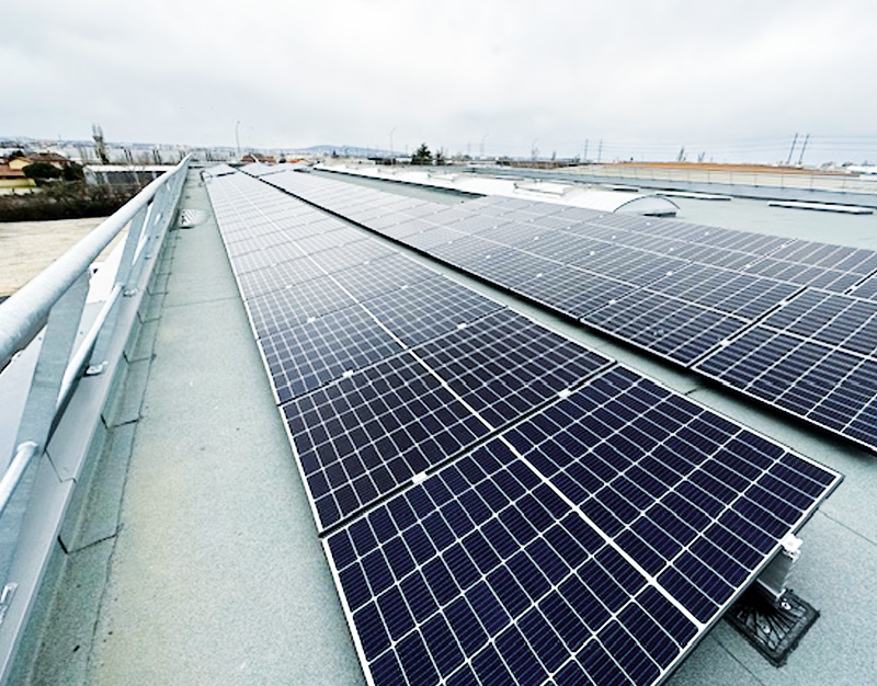 toit-photovoltaique-panneaux-solaire-snbc-merger toit-photovoltaique-panneaux-solaire-snbc-merger